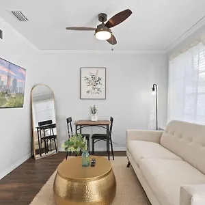Comfy Modern W/ Private Patio! , Tampa United States